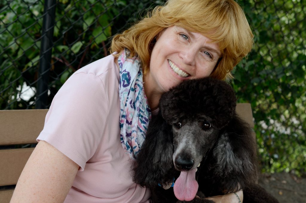 Când ești alergic la părul de câine, cel mai greu mi se pare atunci când trebuie să te duci în vizită la vreun prieten care are câini, sau când iubești la nebunie aceste animale și vrei neapărat să ai și tu unul. Dacă știi cum să faci alegerea corectă, nu vei avea neplăceri!