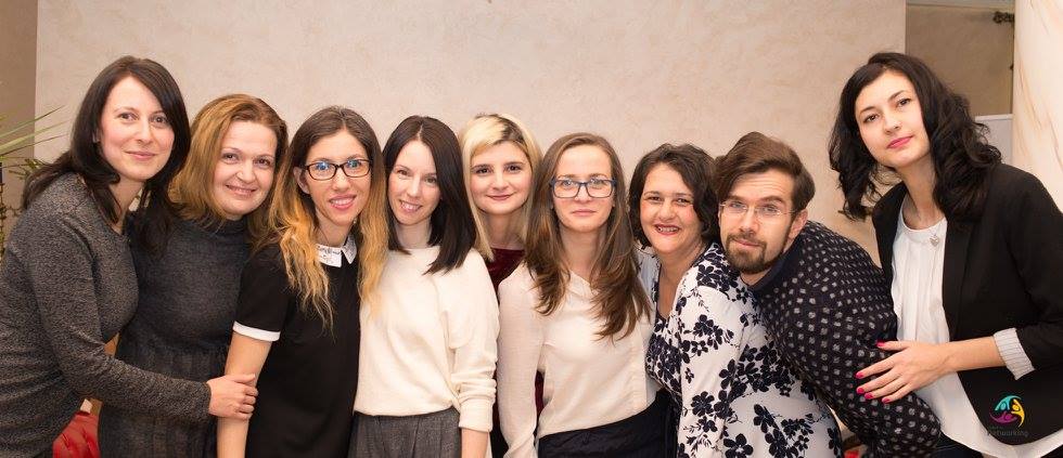 Echipa Cursuri Copii Ploiesti. De la stanga la dreapta - Marta, Antonela, Mihaela, Cristina, Simona, Adriana, Florentina, Alex, Tina. Foto: Mihaela Ardei 